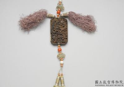 图片[2]-Carved agarwood scent pendant of two dragons chasing a pearl, Qing dynasty (1644-1911)-China Archive